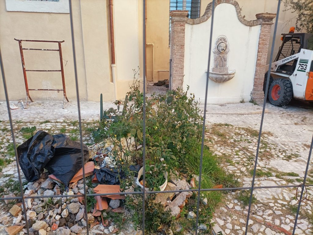 ex palazzo comunale collestatatte