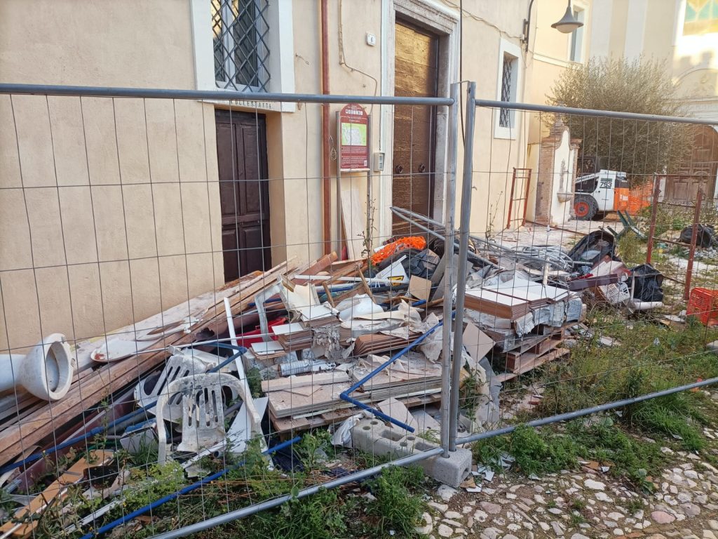 ex palazzo comunale collestatatte