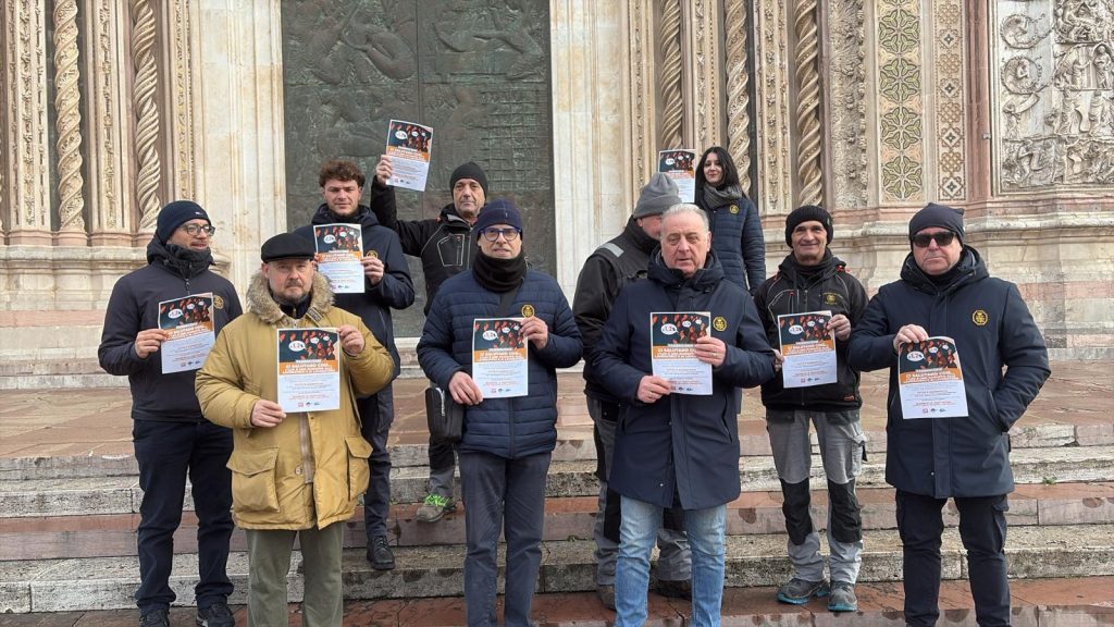 flash mob lavoratori opere duomo orvieto (1)