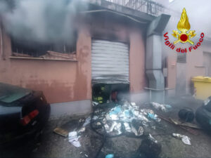 Terni incendio nella notte L'Acquario