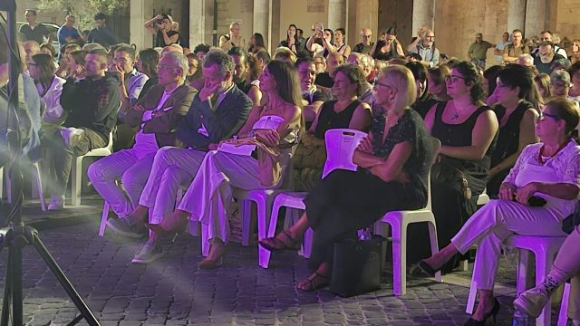 Sauro Pellerucci in prima fila con a destra la moglie e sinistra il consigliere comunale Marco Cecconi