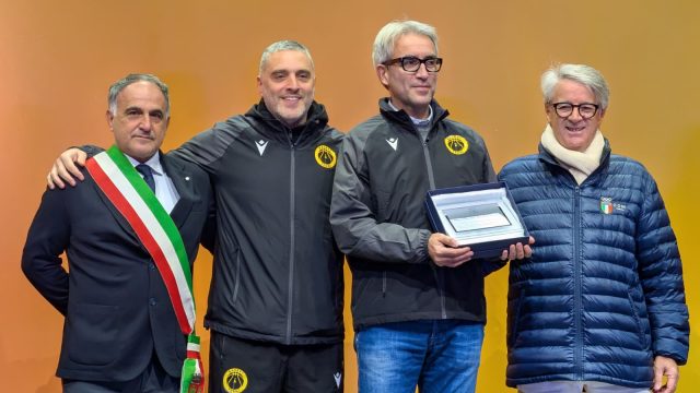 fiaccola olimpica a Terni. Bastet Terni premiato