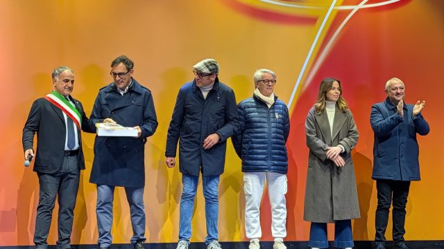 fiaccola olimpica a terni premiati