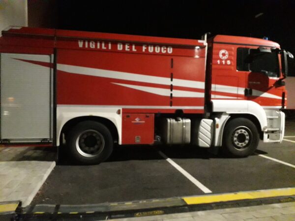 Pompieri vigli del fuoco notte
